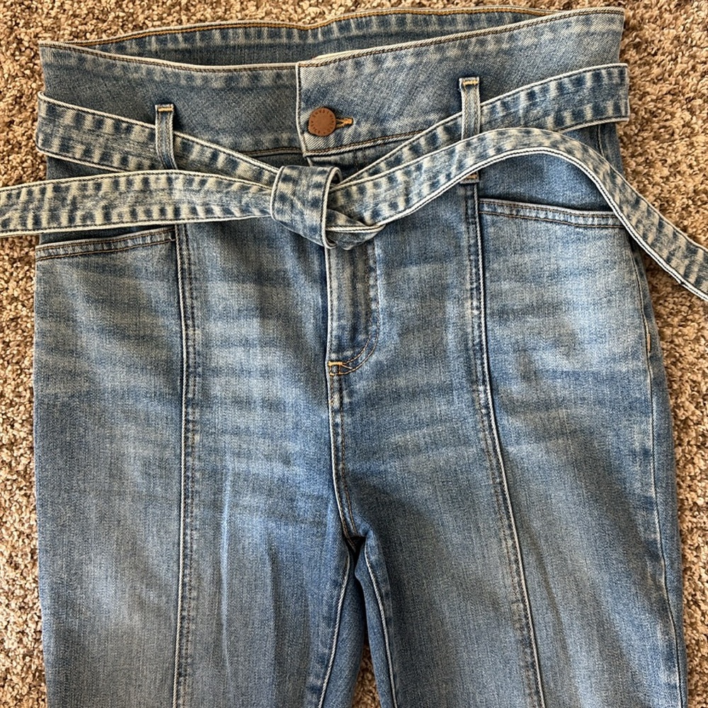 Alice + Olivia Light Blue Ankle Jeans - Picture 4 of 11